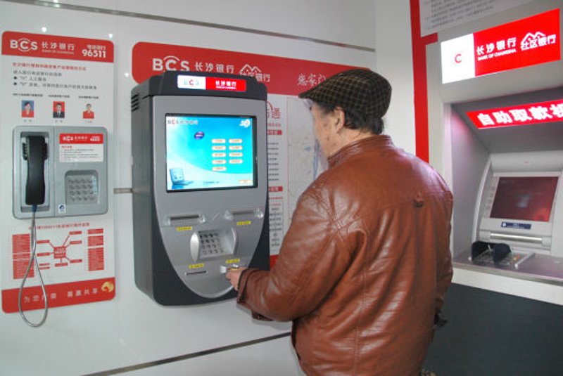ATM加钞间防护门：保障金融安全的关键